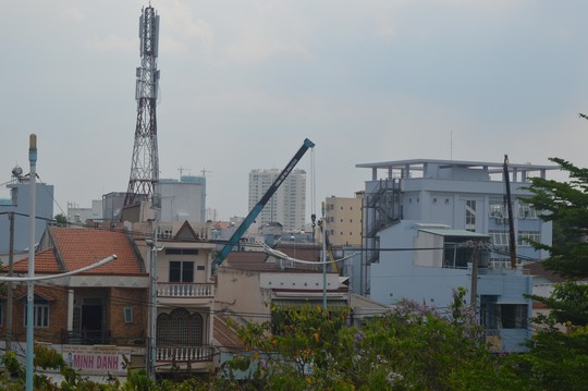 Rùng mình với hiểm họa lơ lửng trên cao - 3