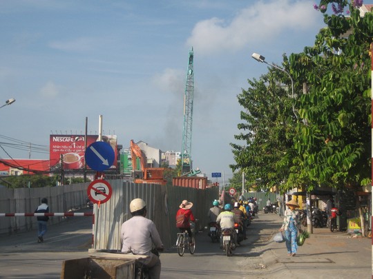 Rùng mình với hiểm họa lơ lửng trên cao - 15