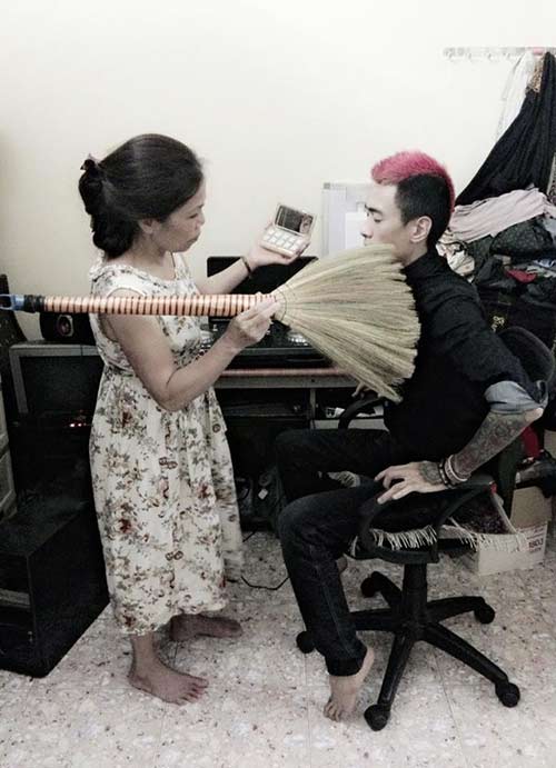 Cười “bò” với tin nhắn của con trai và bà mẹ U55 “bá đạo” - 2