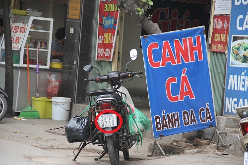Cận cảnh đường đi của cá thối từ chợ đến quán ăn - 5