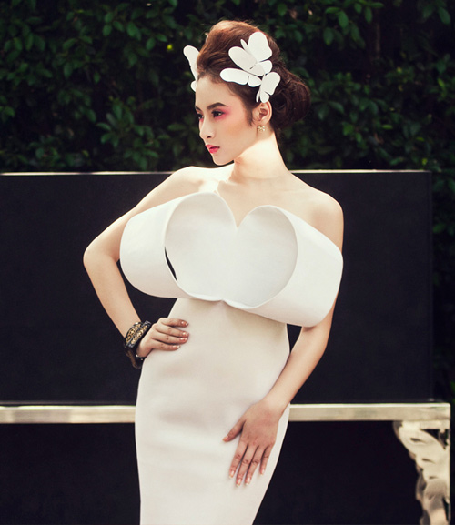 Khen chê quanh thời trang tóc của Angela Phương Trinh - 2