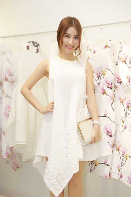 HH Thu Thảo mặc đơn giản vẫn xinh như thiên thần - 13