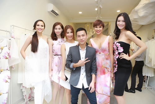 HH Thu Thảo mặc đơn giản vẫn xinh như thiên thần - 19