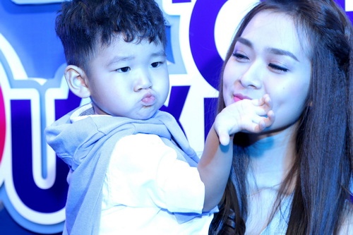 Diệp Bảo Ngọc khoe con trai bụ bẫm, đáng yêu - 4