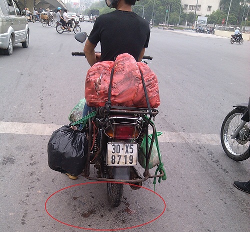 “Rước” bệnh ung thư, biến đổi gen vì bún cá thối, dầu mỡ bẩn - 1