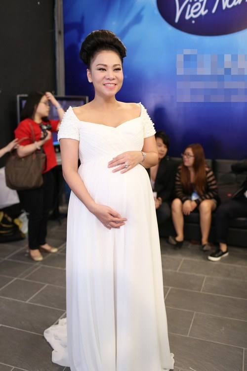 Thu Minh đẹp mũm mĩm bên chồng trước ngày sinh - 1