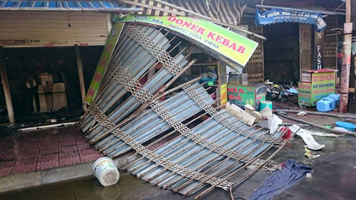 Hà Nội: Cháy chợ Phùng Khoang, 3 người nhập viện - 1