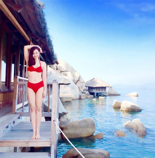 Thu Minh tự tin vén áo khoe bụng bầu vượt mặt - 7