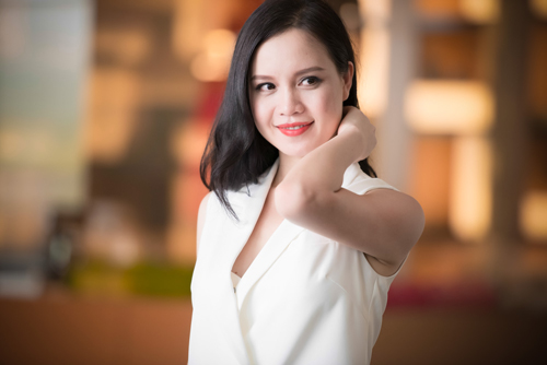Điểm danh những mỹ nữ trán dô của showbiz Việt - 1