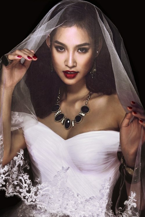 Phương Mai, Vương Thu Phương buông lơi vai trần - 16