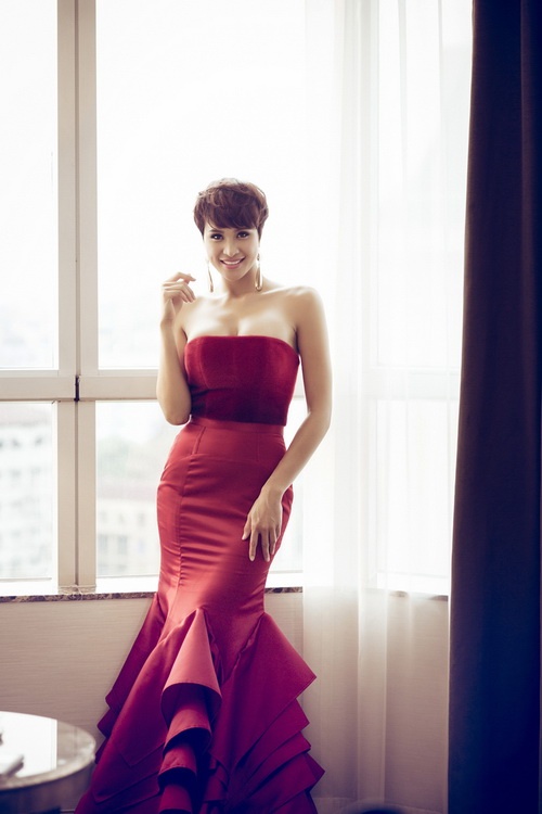 Phương Mai, Vương Thu Phương buông lơi vai trần - 3