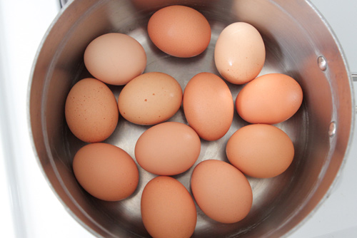 Làm thế nào để bóc trứng luộc dễ dàng? - 1
