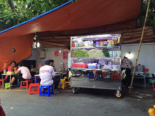 Ăn chiều ở hàng bún bò gân “bảng nội quy” nổi tiếng nhất Sài Thành - 1