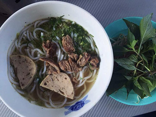 Ăn chiều ở hàng bún bò gân “bảng nội quy” nổi tiếng nhất Sài Thành - 10