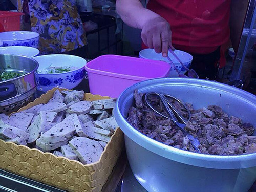 Ăn chiều ở hàng bún bò gân “bảng nội quy” nổi tiếng nhất Sài Thành - 5