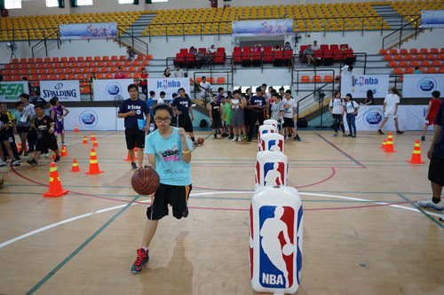 700 học sinh hào hứng tham gia tuyển chọn Jr. NBA 2015 - 3