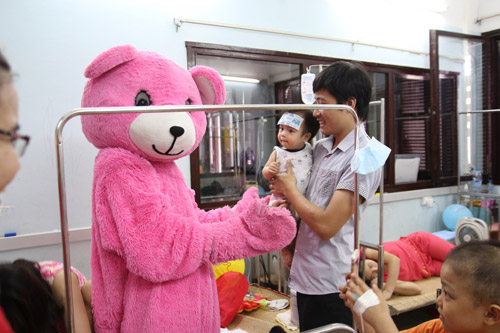 Bibo Mart mang Tết 1/6 đến cho trẻ em Viện Nhi - 5