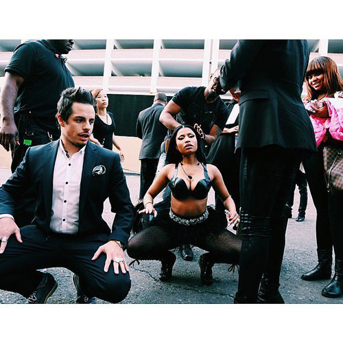 Ngó ảnh quot;độcquot; của sao tại Billboard Music Awards 2015 - 4