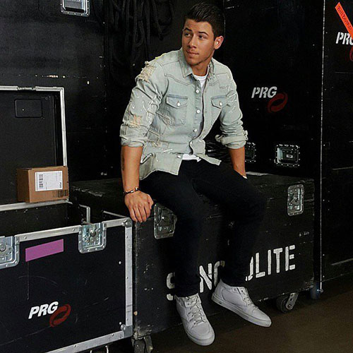 Ngó ảnh quot;độcquot; của sao tại Billboard Music Awards 2015 - 6