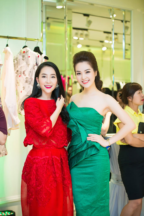 Thụy Vân vai trần, Dương Thùy Linh kín đáo vẫn đẹp - 12