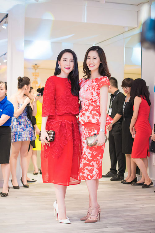 Thụy Vân vai trần, Dương Thùy Linh kín đáo vẫn đẹp - 11