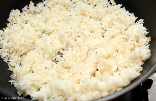 Gạo giả làm bằng nhựa đe dọa người dân châu Á - 1