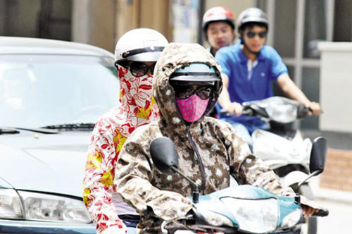 Hà Nội ngày nắng 37 độ, chiều tối có mưa dông - 1