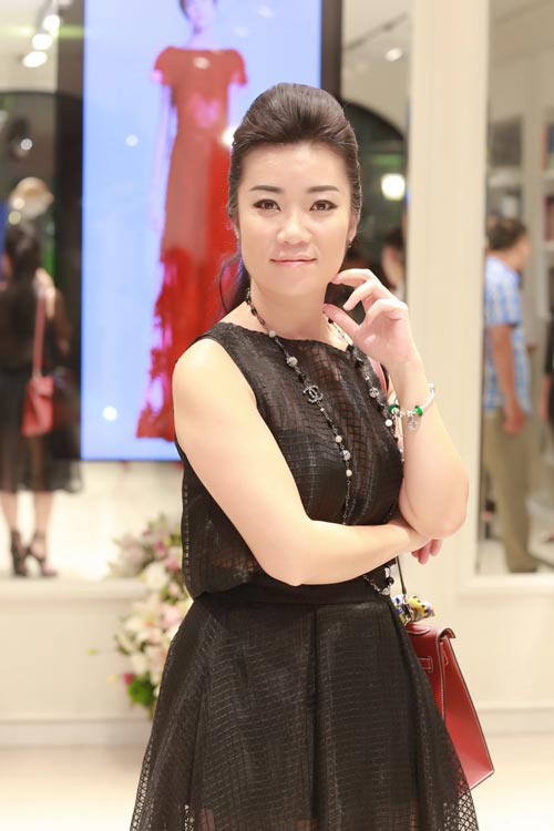 Linh Nga tươi tắn hơn sau sóng gió hôn nhân - 8