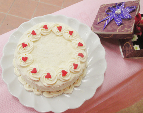 Cách làm bánh gato kem dừa tặng bé - 13