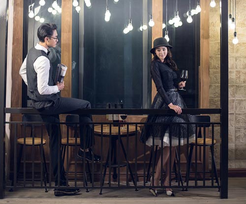 Xấu hổ vì bạn gái quá già - 2