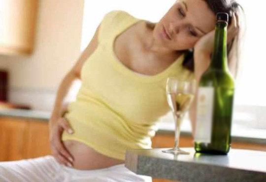 Bà bầu cần nói không với cồn! - 1