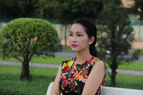 Kim Hiền khoe bụng bầu 6 tháng thon gọn - 9