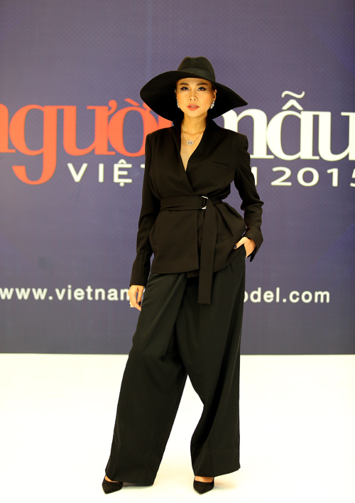 Giám khảo sành điệu mặc cực lạ đi chấm thi VNNTM 2015 - 3