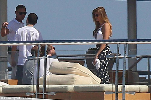 Leo DiCaprio quot;phớt lờquot; LHP Cannes đi chơi du thuyền - 7