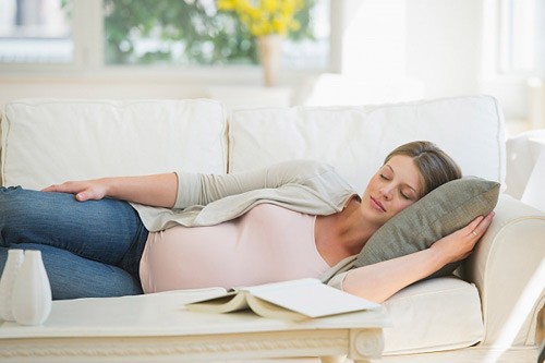 Bí quyết giảm đau lưng cho bà bầu khi mang thai - 3