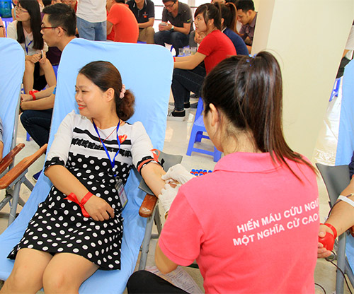 Giới văn phòng tham gia hiến máu tình nguyện - 10