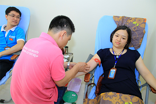 Giới văn phòng tham gia hiến máu tình nguyện - 11