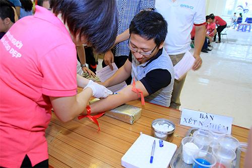 Giới văn phòng tham gia hiến máu tình nguyện - 5
