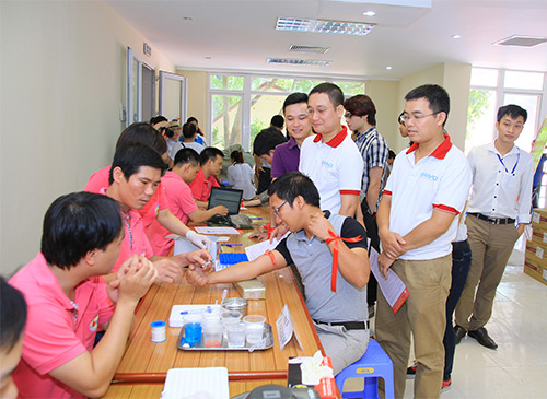 Giới văn phòng tham gia hiến máu tình nguyện - 3