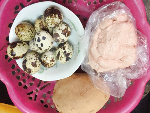 Giò sống bọc trứng cút chiên - 1