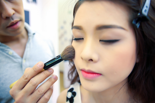 Trang điểm khắc phục đôi mắt không cân xứng - 10