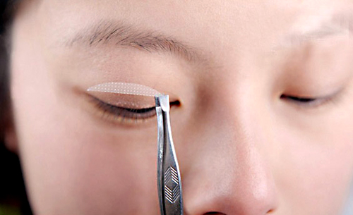 Trang điểm khắc phục đôi mắt không cân xứng - 12