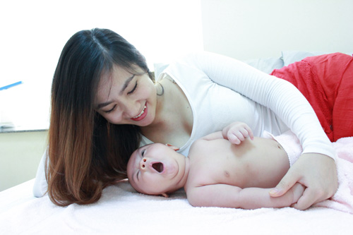 Con 4 tháng, mẹ trữ đông được hơn 60 lít sữa - 1