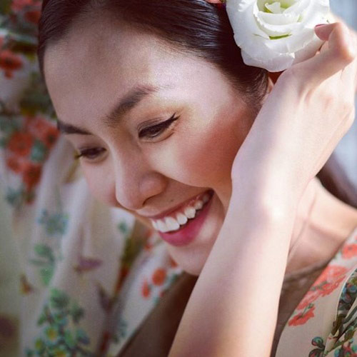 Hà Tăng khoe dáng thon gọn hơn một tháng sau sinh - 3