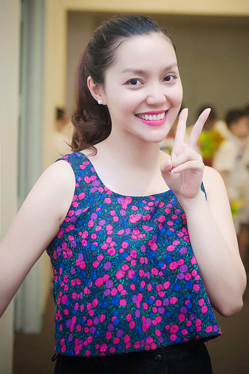 Ngọc Anh khoe mặt mộc vui đùa bên con gái - 1