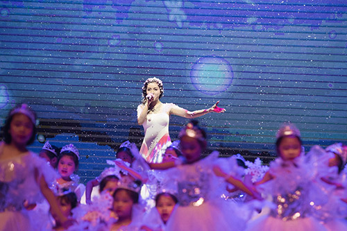 Ngọc Anh khoe mặt mộc vui đùa bên con gái - 8