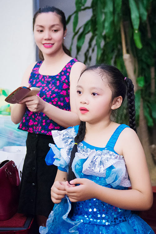 Ngọc Anh khoe mặt mộc vui đùa bên con gái - 3