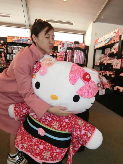 Hai mẹ con Xuân Lan rạng rỡ trên bãi biển - 3