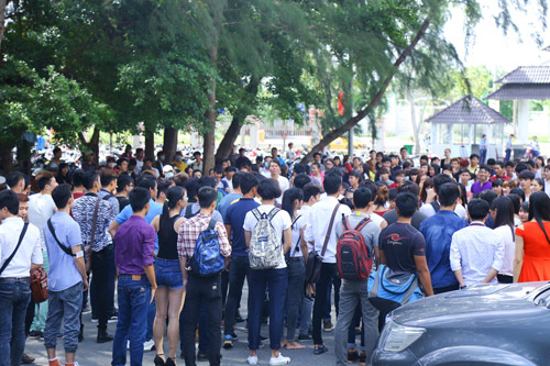 Trai gái miền Tây nườm nượp đi sơ tuyển VNTM 2015 - 2