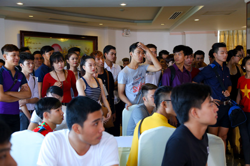Trai gái miền Tây nườm nượp đi sơ tuyển VNTM 2015 - 4